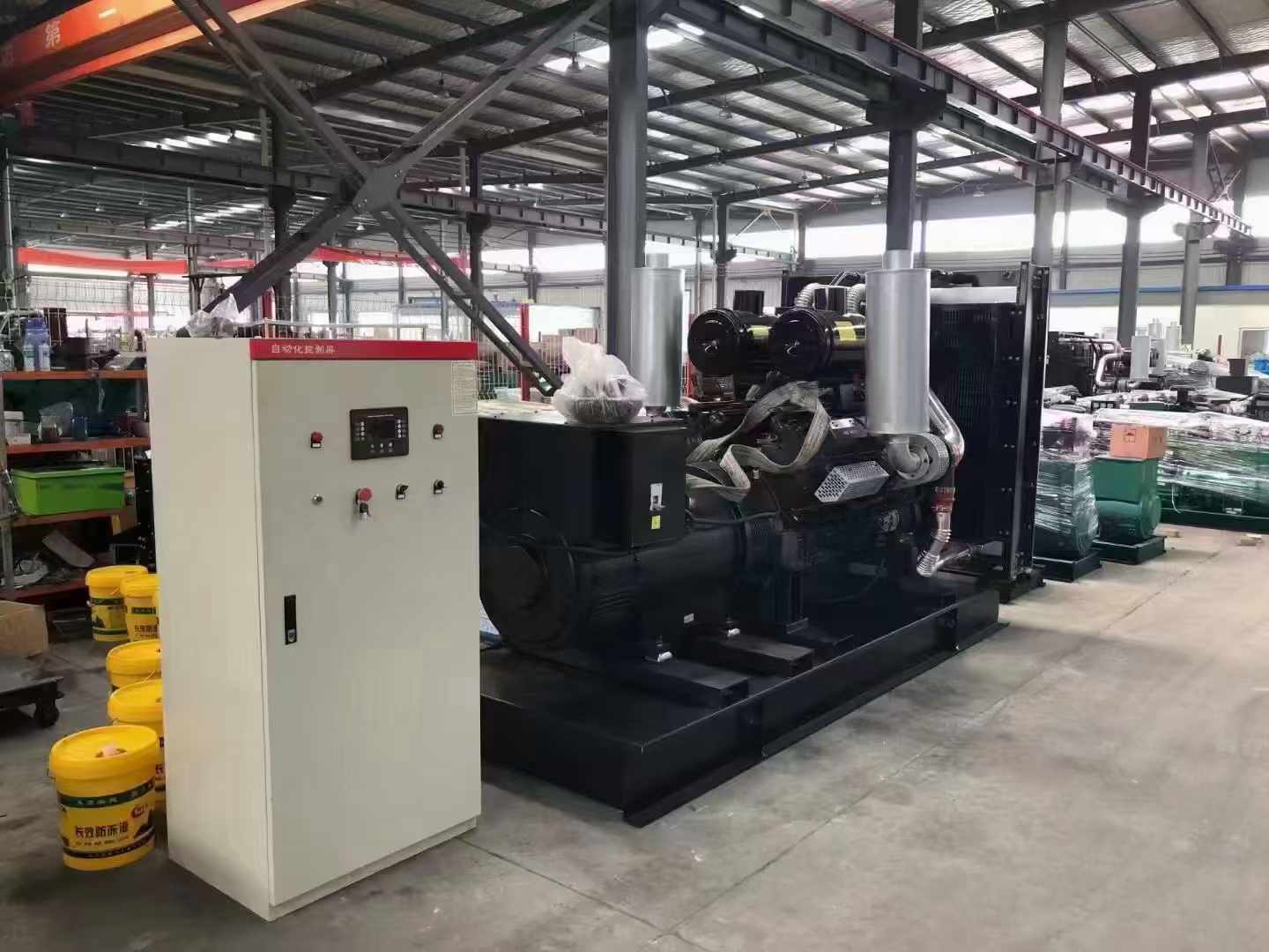富川柴油发电机运行时的噪音和振动水平如何？