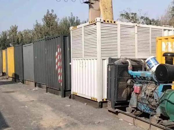 富川200KW柴油发电机机组每小时油耗是多少？